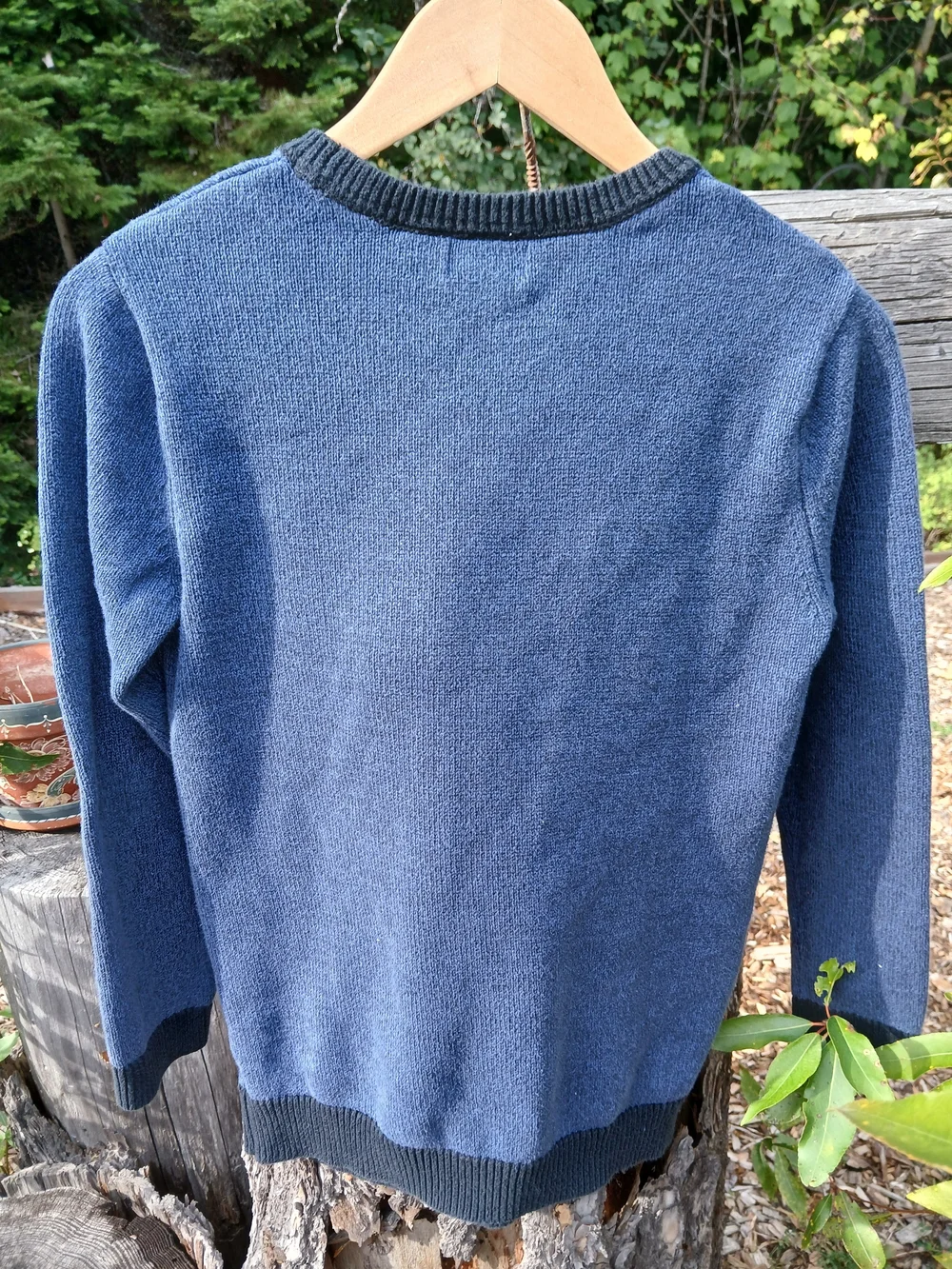 Old Navy Kids Roaring Grizzly Bear Crewneck Sweater Size XL 14-16